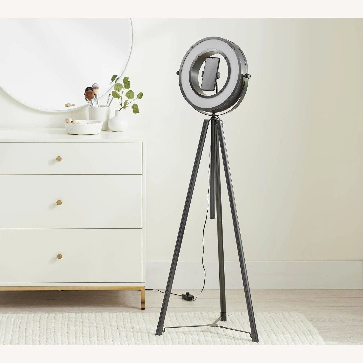 Pottery Barn Photographer's ILED Ring Light Task 5 Pottery Barn Photographer's ILED Ring Light Task - Image 3