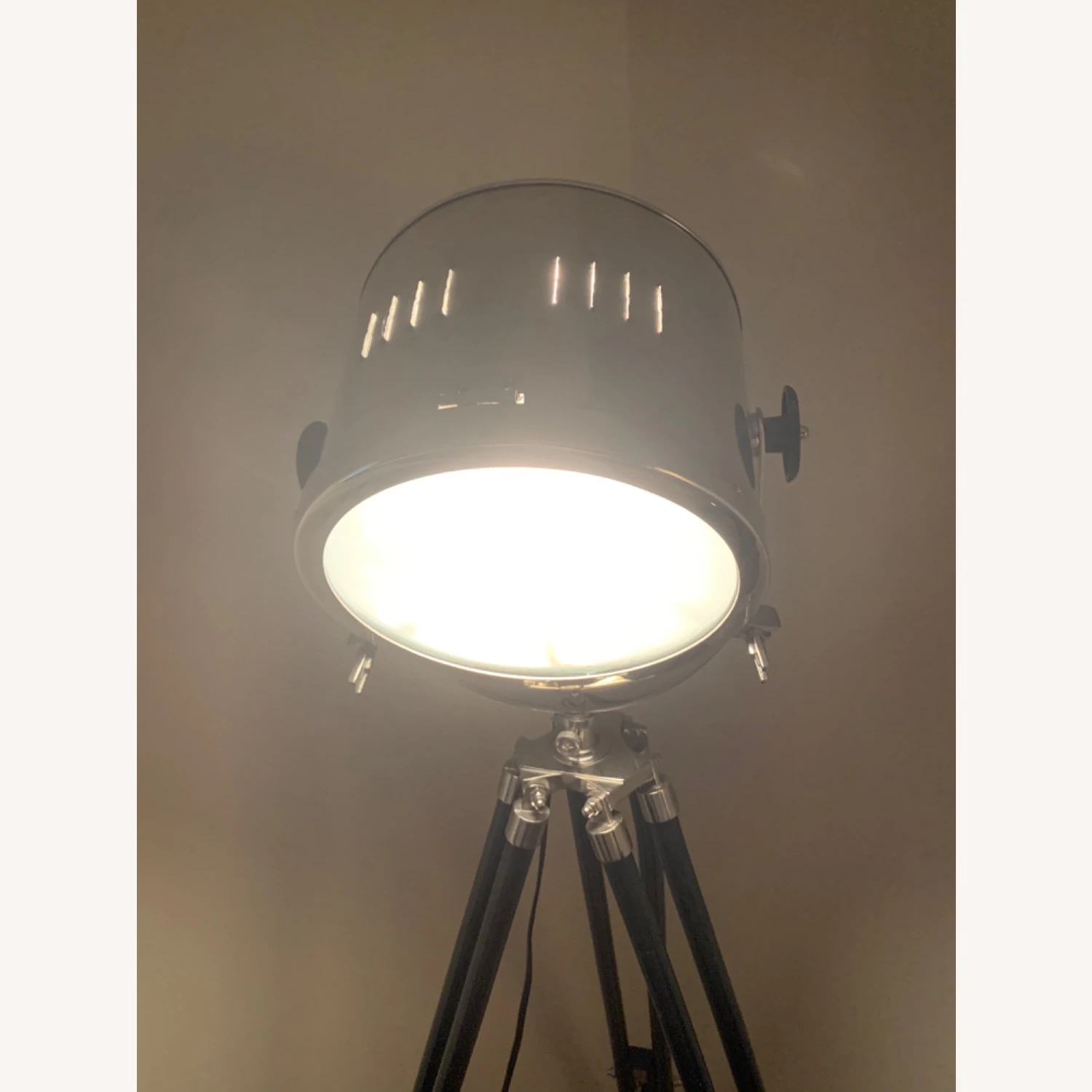 Tripod Floor Lamp 5 Tripod Floor Lamp - Image 3