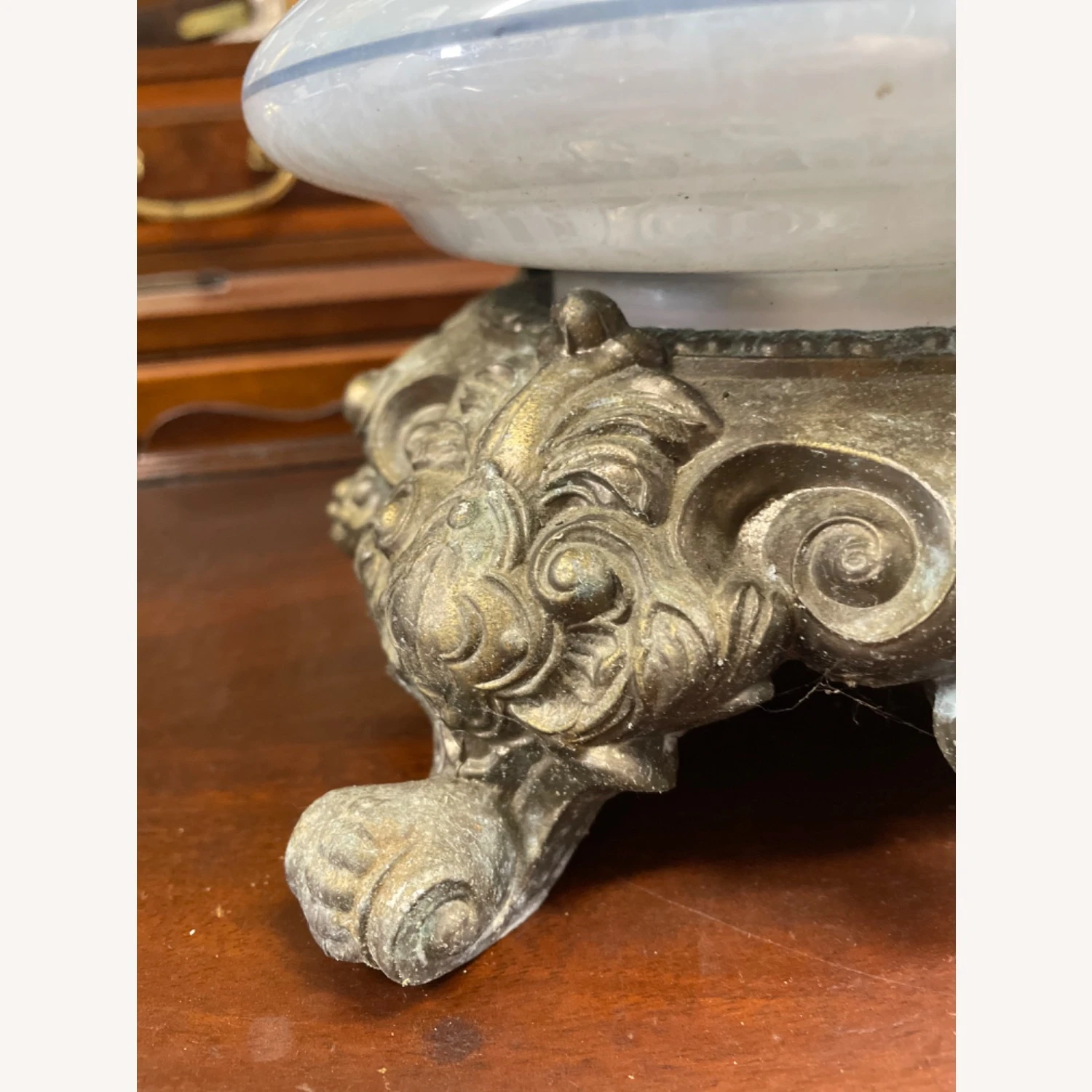 Vintage Gone With The Wind Hurricane Lamp 7 Vintage Gone With The Wind Hurricane Lamp - Image 5