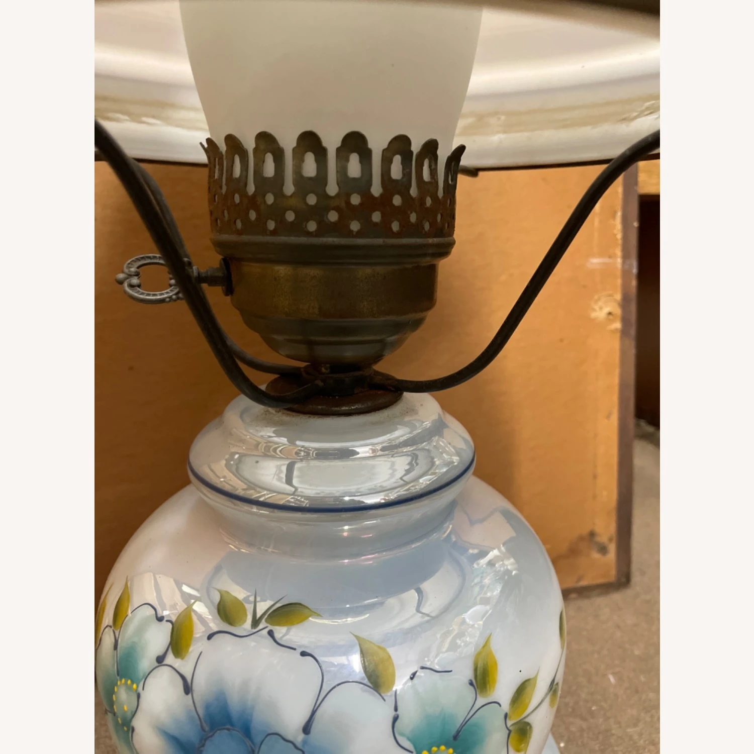 Vintage Gone With The Wind Hurricane Lamp 19 Vintage Gone With The Wind Hurricane Lamp - Image 17