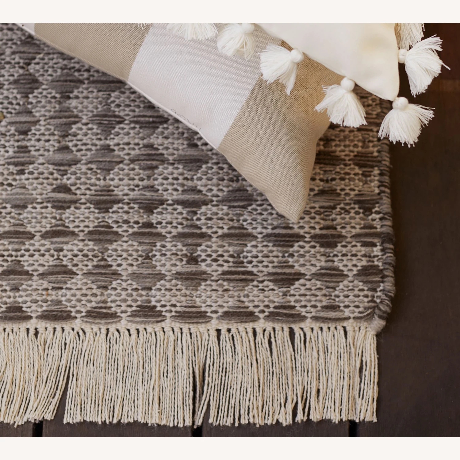 Pottery Barn Oden Eco-Friendly Outdoor Rug 3 Pottery Barn Oden Eco-Friendly Outdoor Rug