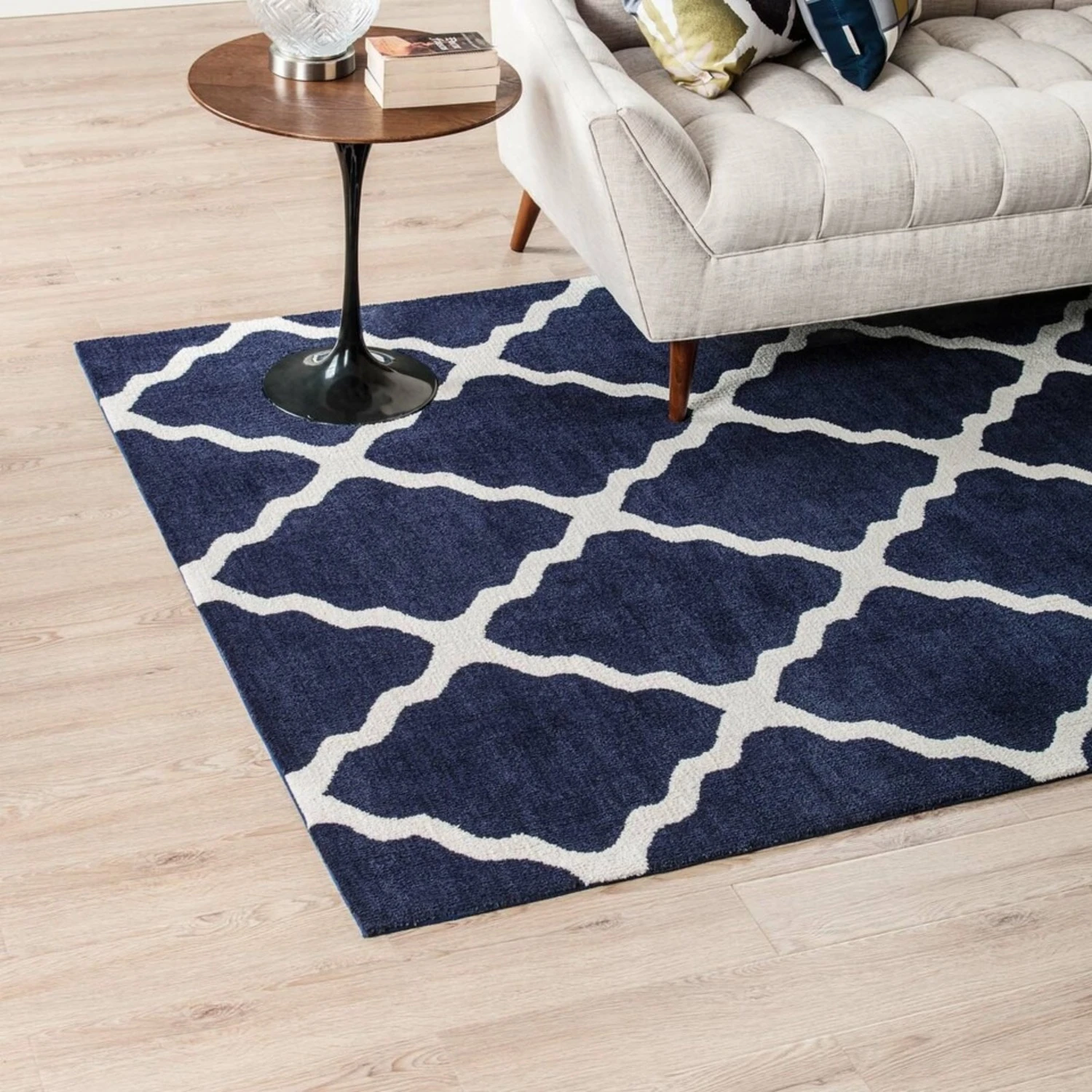 Other 5x8 Area Rug In Navy & Ivory W/ Quatrefoil Pattern 7 Other 5x8 Area Rug In Navy & Ivory W/ Quatrefoil Pattern - Image 5