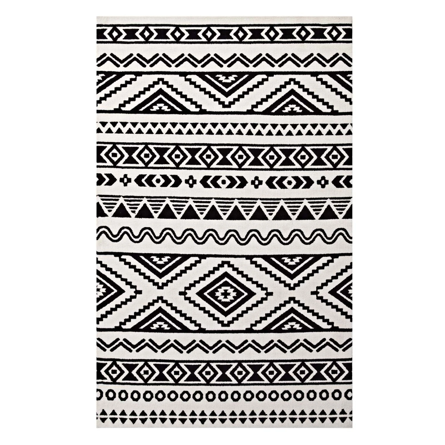 Other 5x8 Area Rug In Geometric Pattern Black & White 6 Other 5x8 Area Rug In Geometric Pattern Black & White - Image 4