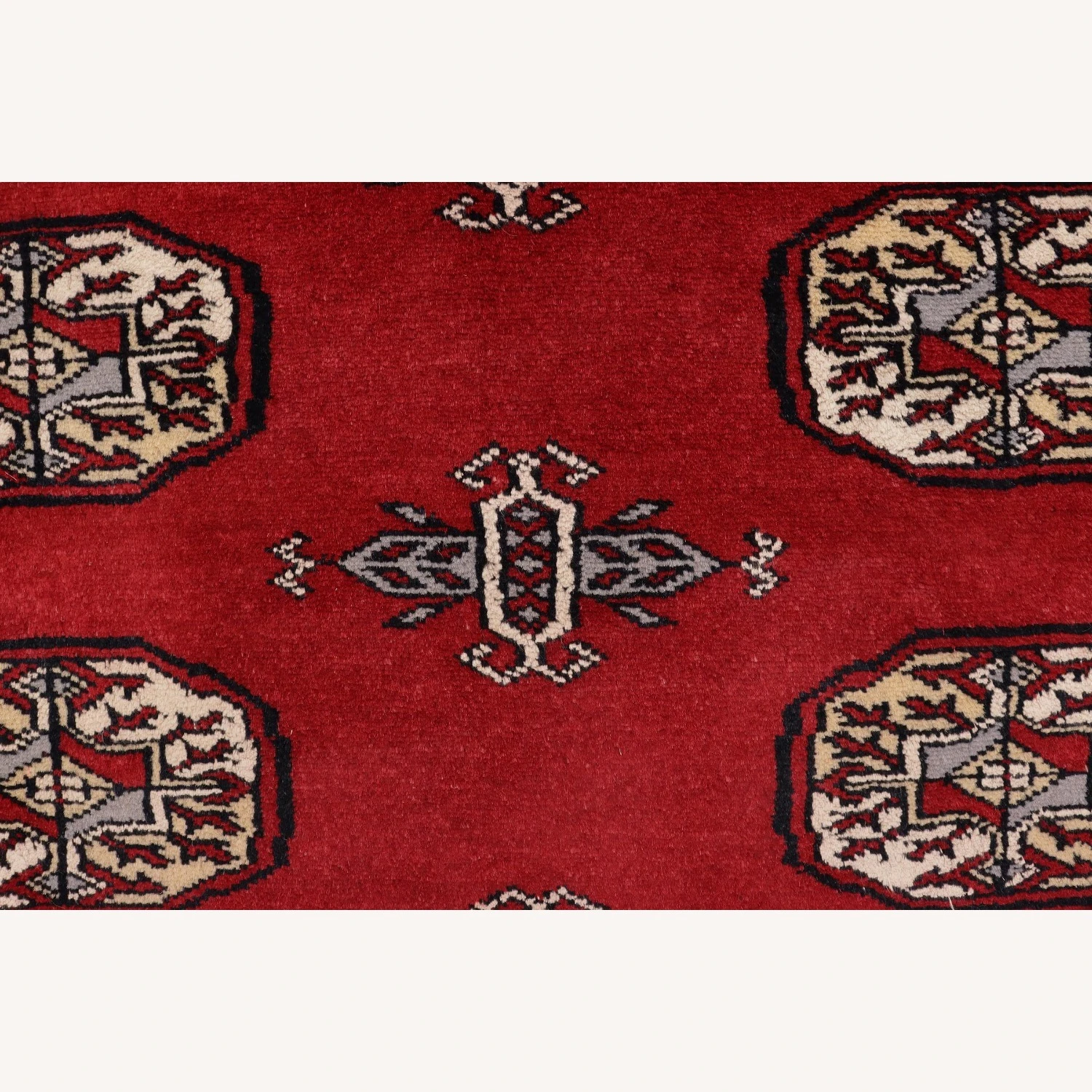 Shabby Chic Bokhara Red/Gray Wool Rug 7 Shabby Chic Bokhara Red/Gray Wool Rug - Image 5