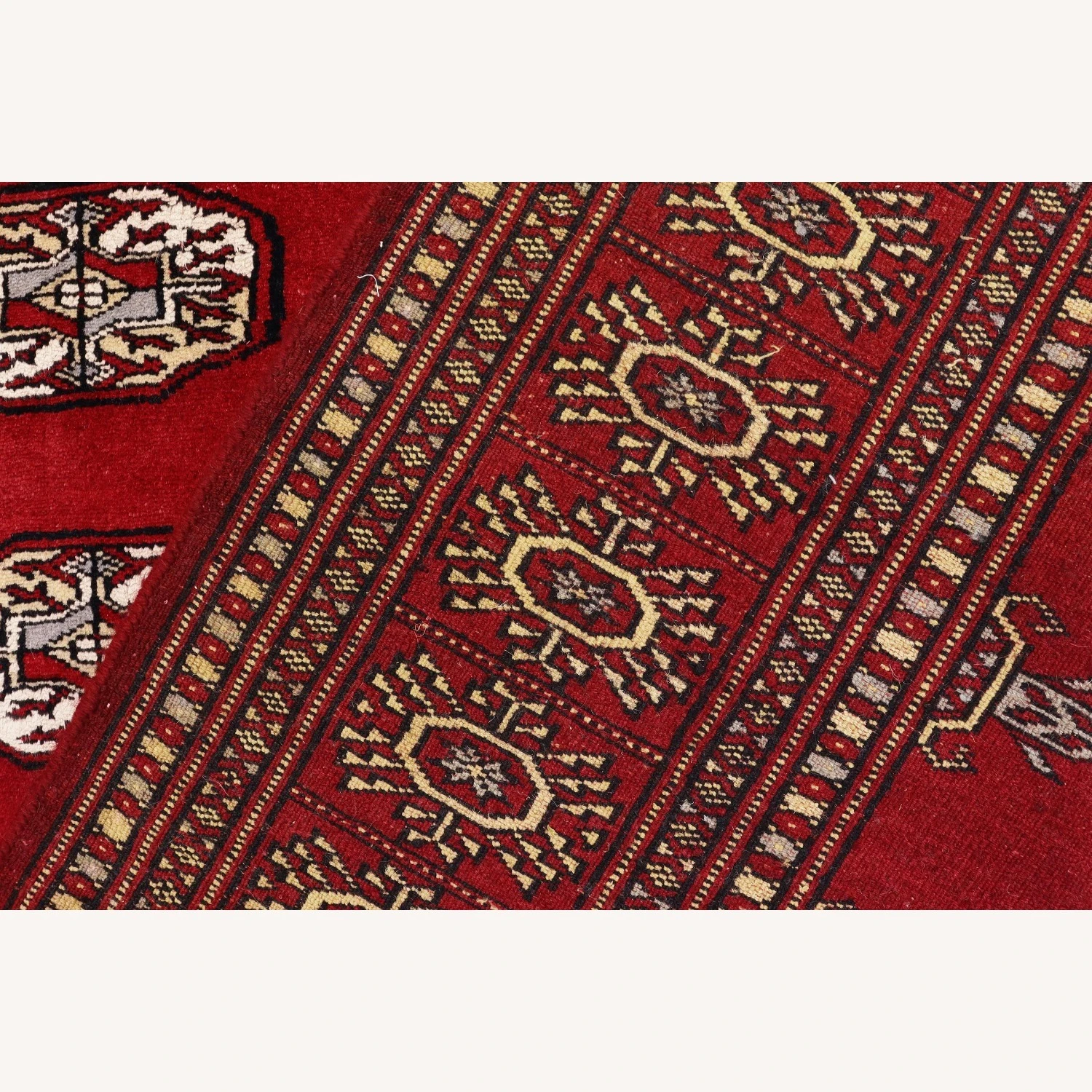 Shabby Chic Bokhara Red/Gray Wool Rug 9 Shabby Chic Bokhara Red/Gray Wool Rug - Image 7