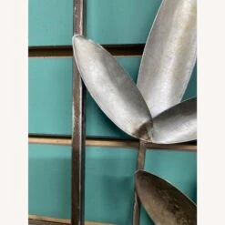 DecMode Metal Wall Flower Sculpture -Othe Furniture Shop 1500 1500 frame 0 6376