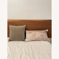 Room & Board Pillows Set Of 2 -Othe Furniture Shop 1500 1500 frame 0 6974