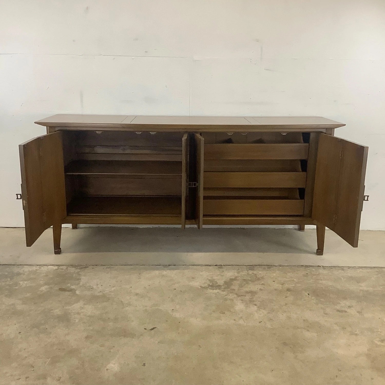 Mid-Century Sideboard With Display Shelf 21 Mid-Century Sideboard With Display Shelf - Image 19