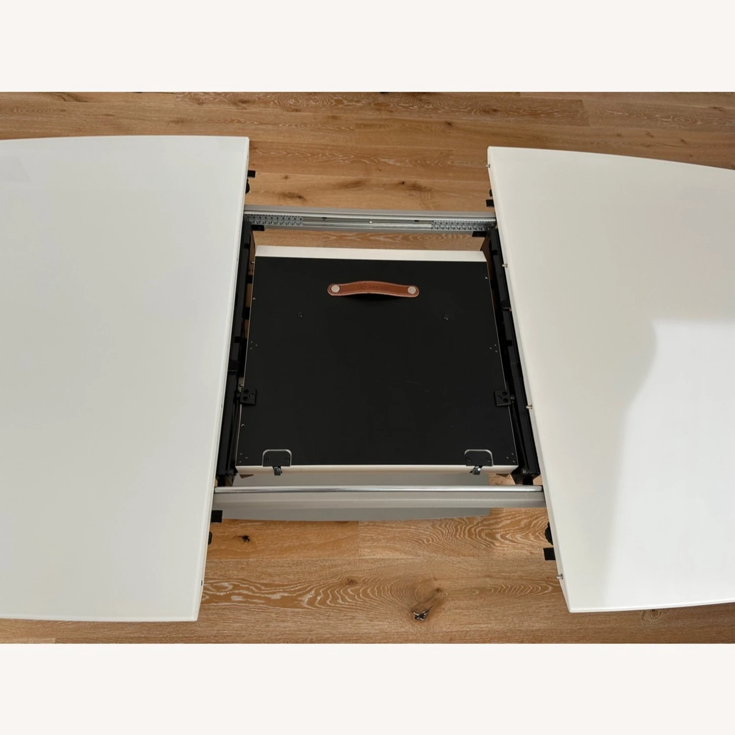 BoConcept Milano Dining Table 1 And Adelaide Chairs 4 5 BoConcept Milano Dining Table 1 And Adelaide Chairs 4 - Image 3