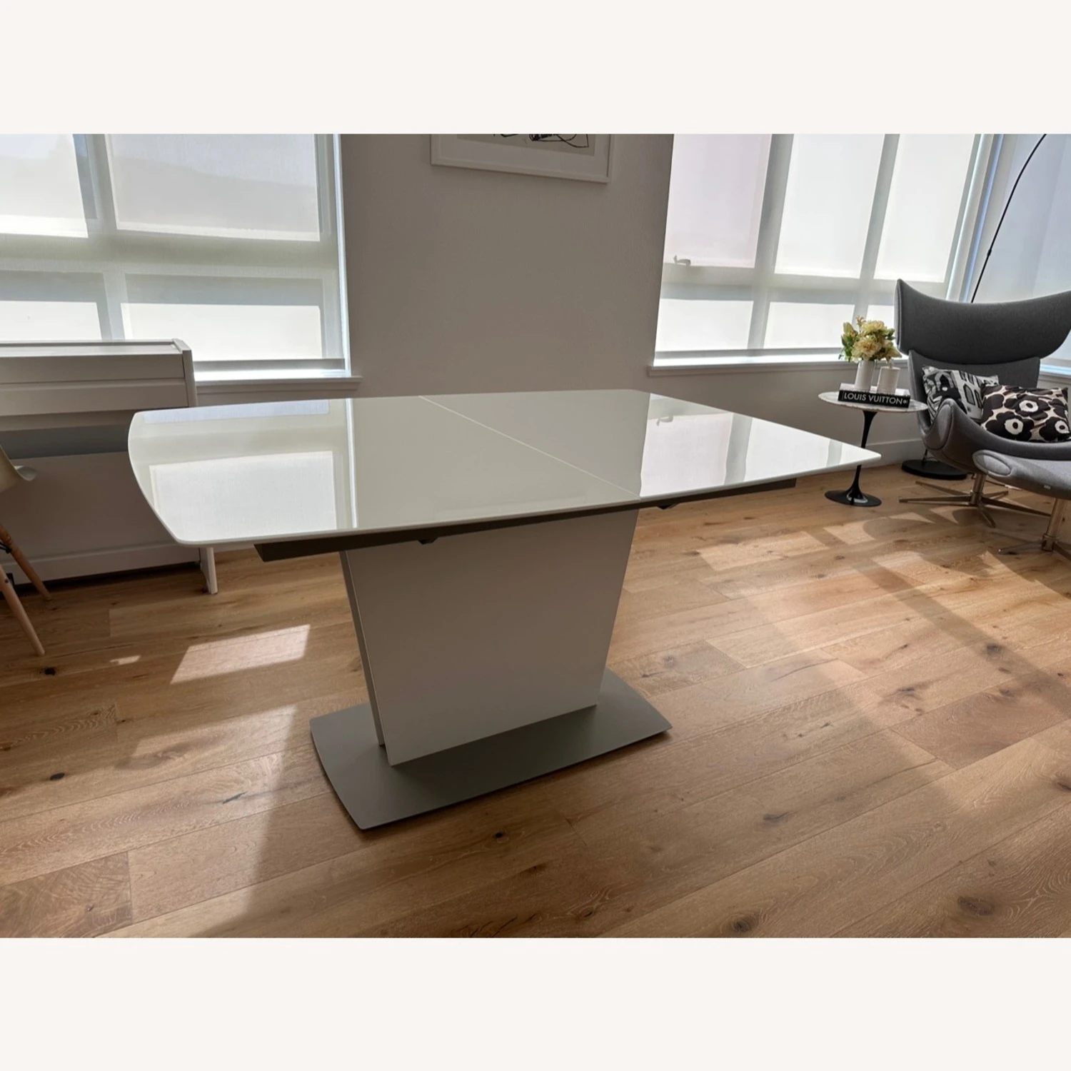 BoConcept Milano Dining Table 1 And Adelaide Chairs 4 7 BoConcept Milano Dining Table 1 And Adelaide Chairs 4 - Image 5