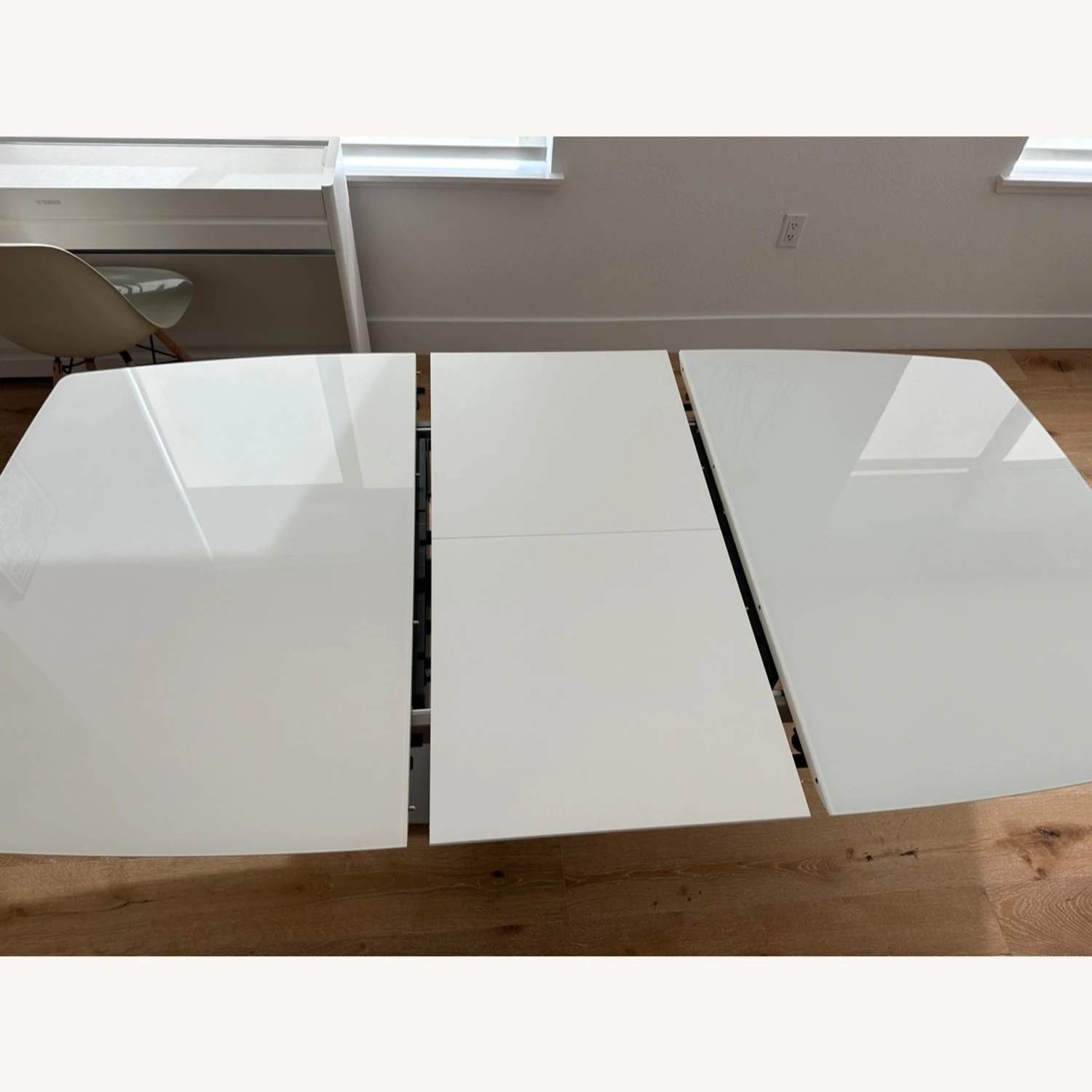 BoConcept Milano Dining Table 1 And Adelaide Chairs 4 11 BoConcept Milano Dining Table 1 And Adelaide Chairs 4 - Image 9